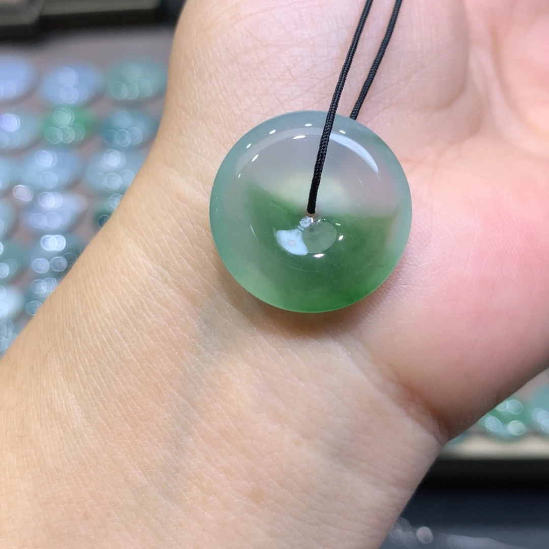 翡翠未镶嵌颈饰平安扣 21.1*5.7