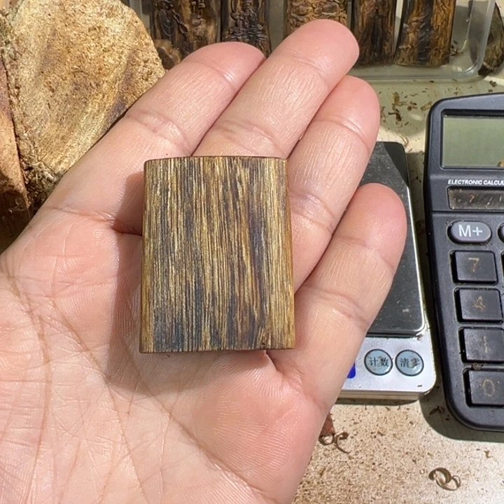 沉香吊坠黄棋楠沉香吊坠5.4克