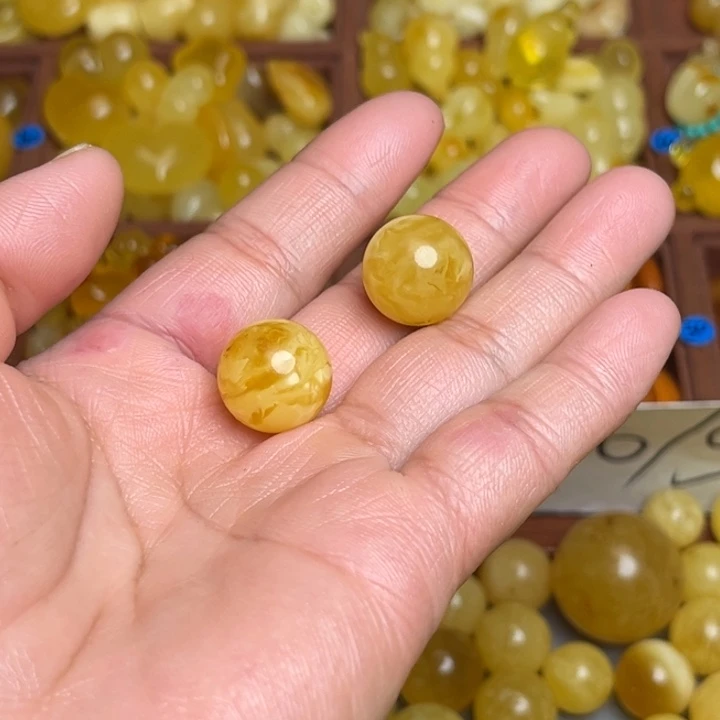 齐***）蜜蜡未镶嵌珠宝奇石天然蜜蜡微瑕散珠一粒