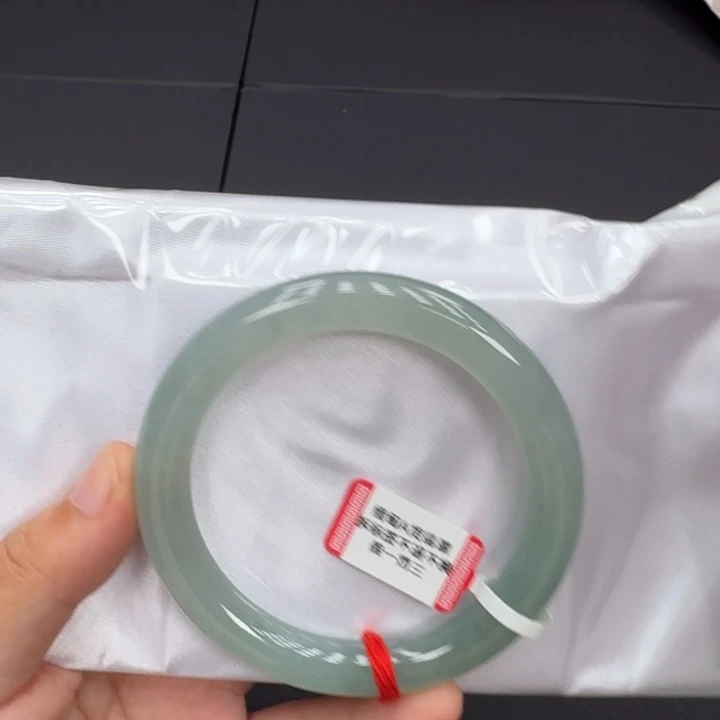 未镶嵌手镯翡翠手镯