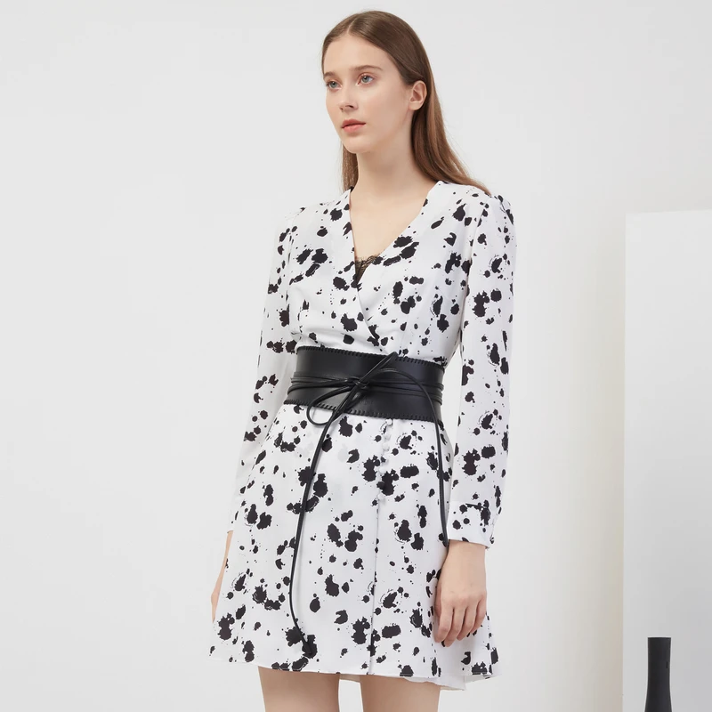 OBEG/欧碧倩收腰修身V领印花连衣裙1093122