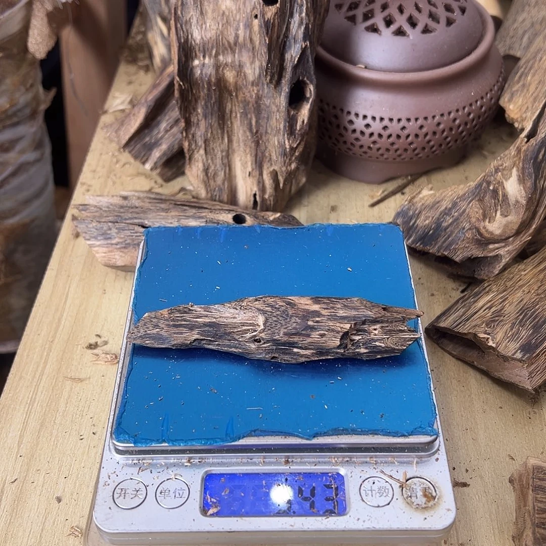 香料绿奇楠虫漏9克天然虫白棋