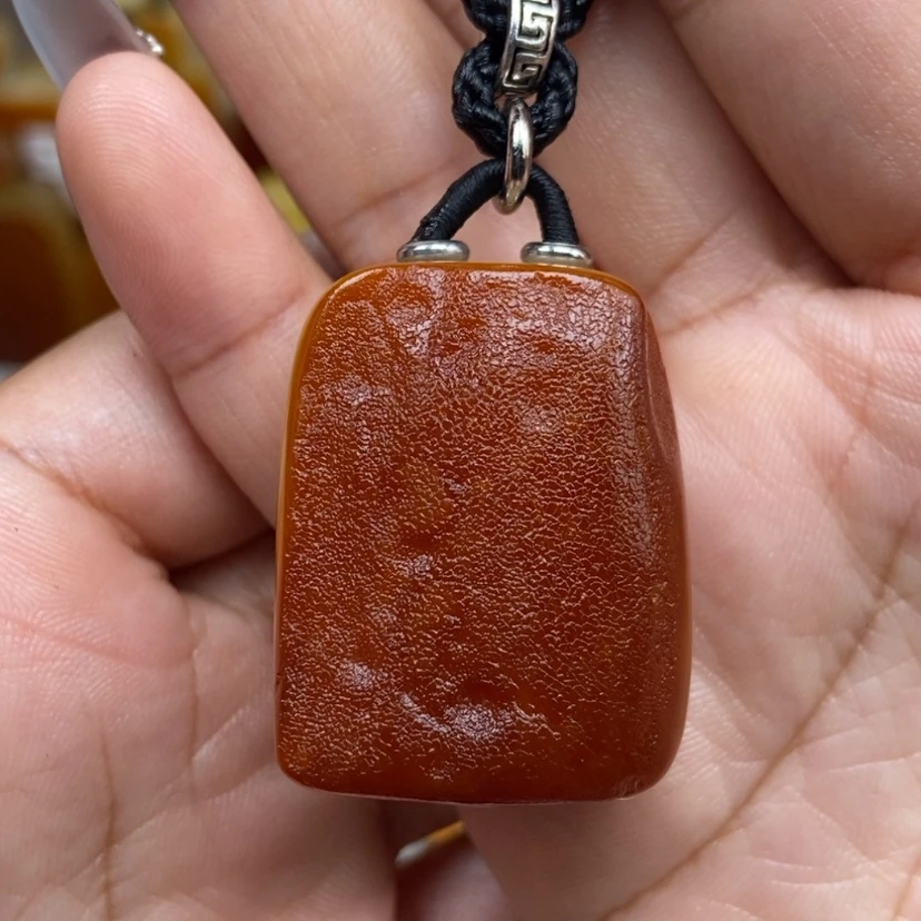 【闪购商品】琥珀颈饰未镶嵌