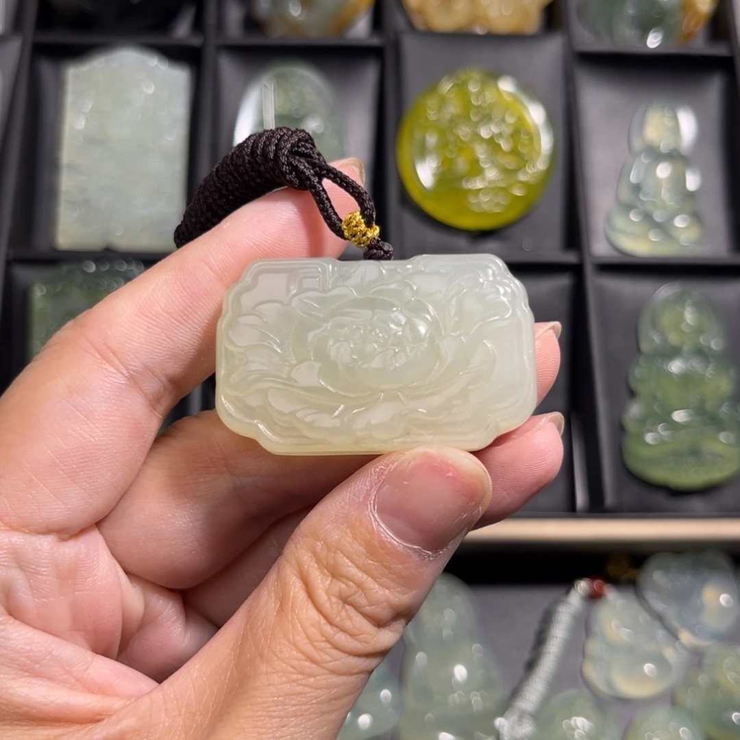 未镶嵌蛇纹石玉颈饰
