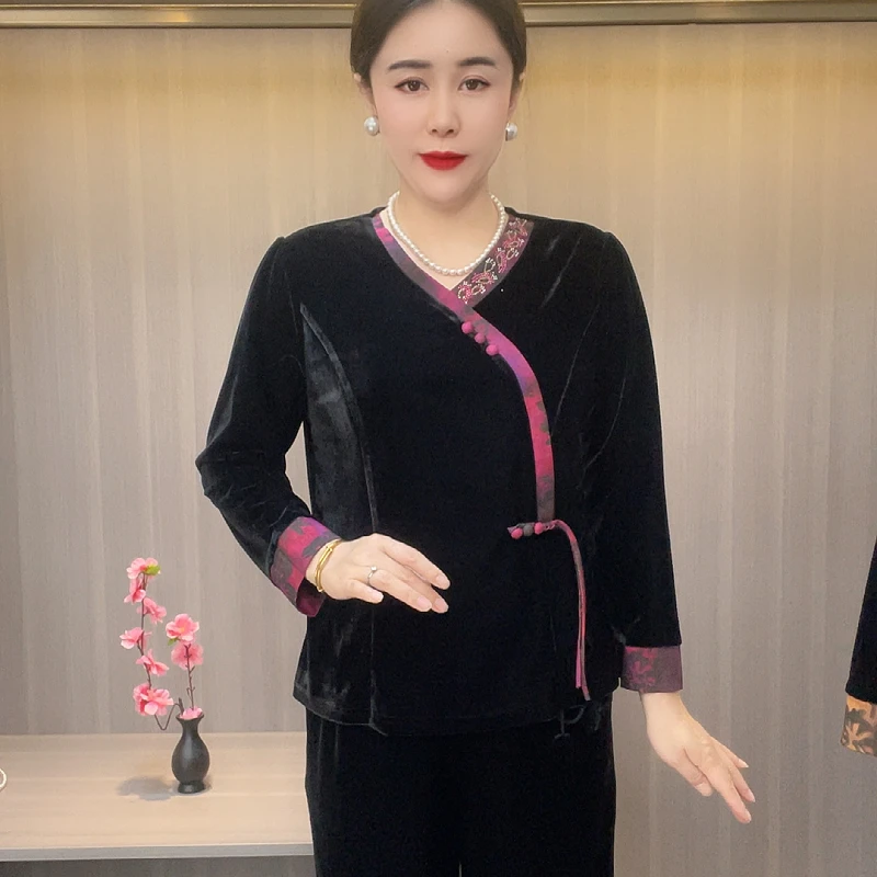8890秋冬2025新款长袖V领时尚洋气中老年上衣60-70岁高档妈妈装