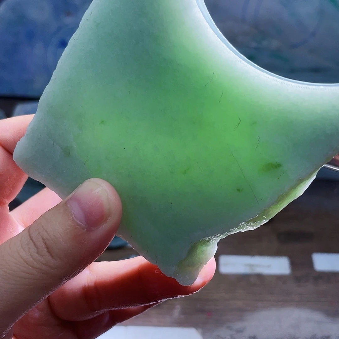 翡翠未镶嵌颈饰毛料29