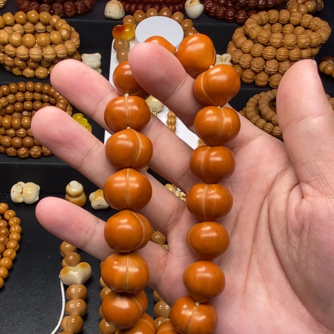 猴头核桃吊坠猴头核桃机雕大屁桃