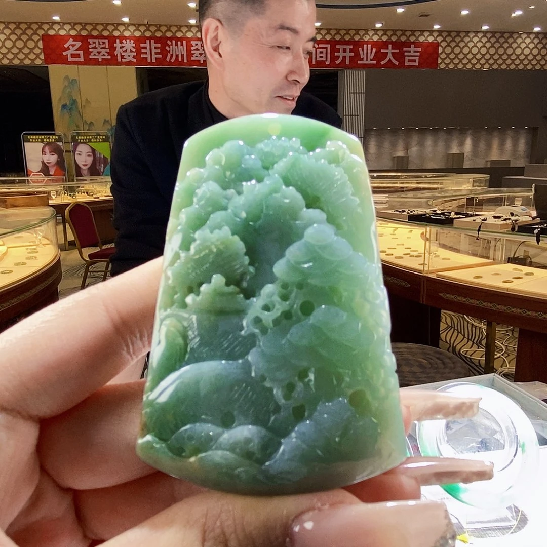 翡翠颈饰未镶嵌翡翠