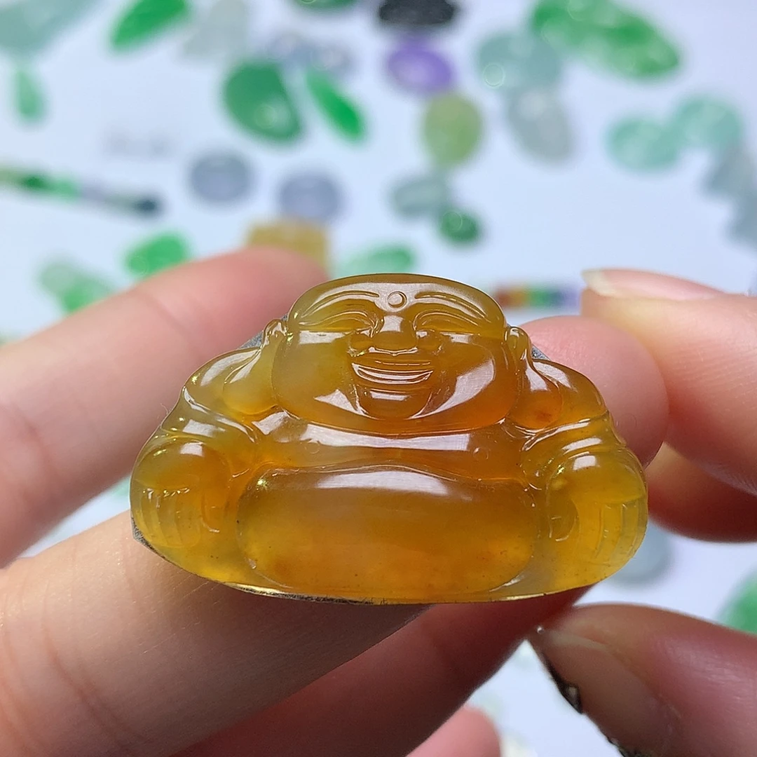 翡翠未镶嵌颈饰佛