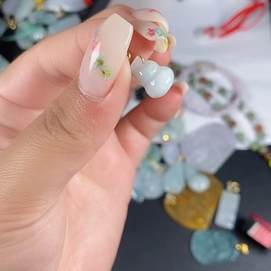 翡翠未镶嵌颈饰天然翡翠