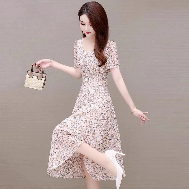 高端精致碎花连衣裙女2025夏季气质名媛高级感礼服妈妈贵夫人品牌
