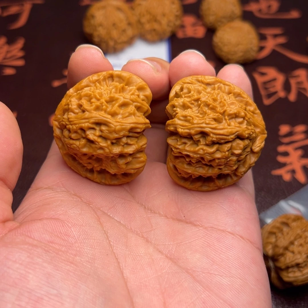 胖***达文玩核桃把件325三角白43尺