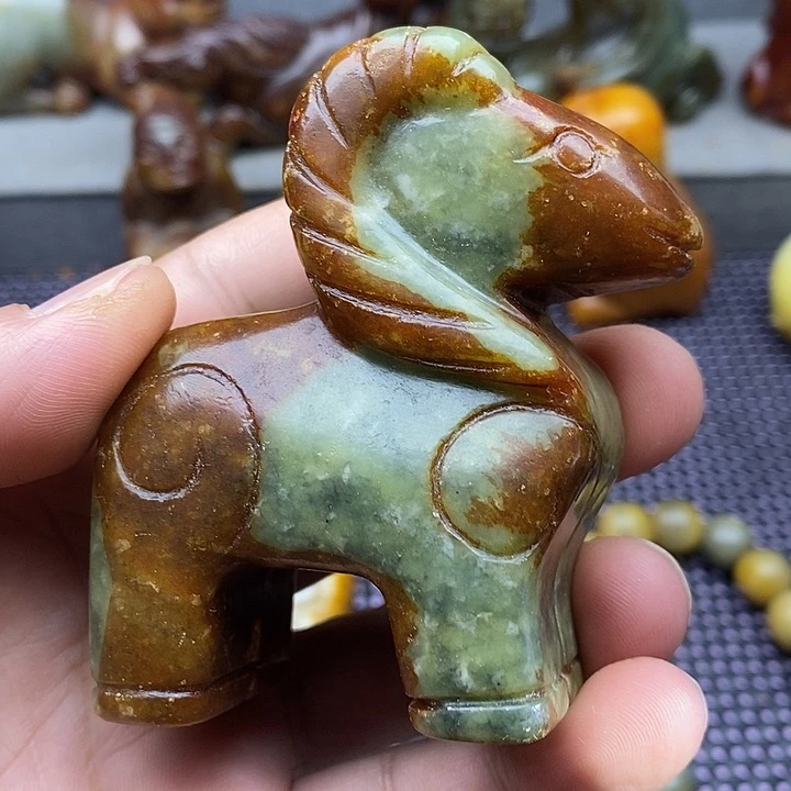 未镶嵌蛇纹石玉颈饰