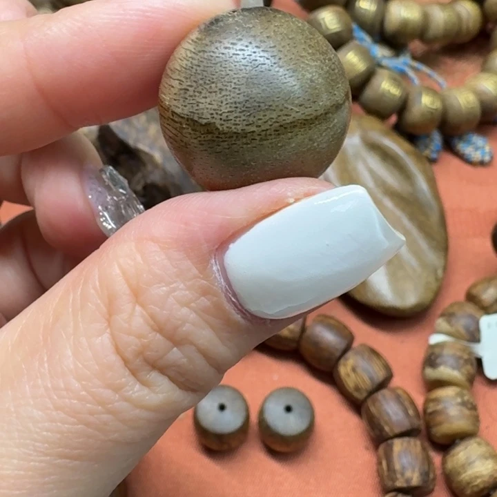 大叶紫檀（黑酸枝木类）