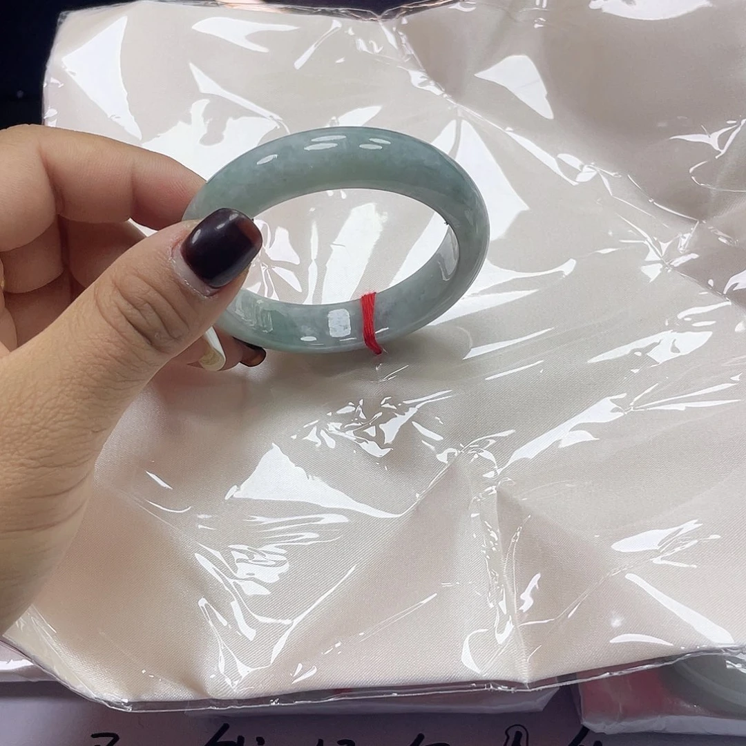 未镶嵌手镯翡翠丽丽