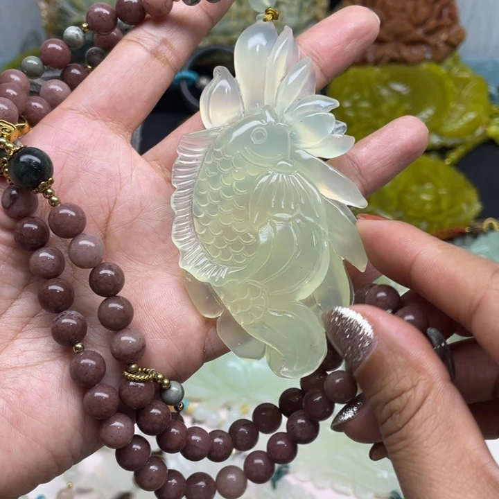 蛇纹石玉未镶嵌颈饰
