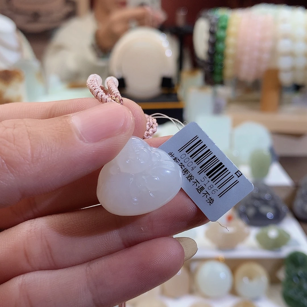 和田玉颈饰未镶嵌月*