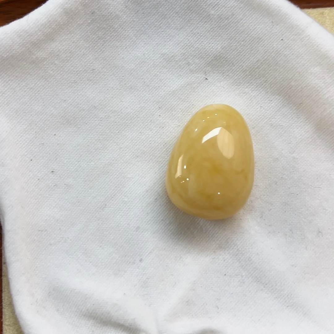 蜜蜡未镶嵌珠宝奇石