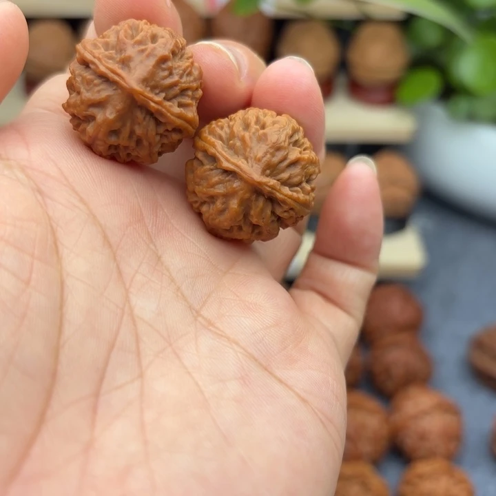 扣***嘴文玩核桃把件野生核桃秋子手捻193