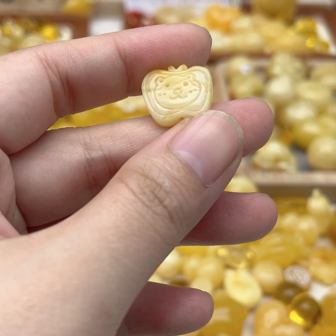 蜜蜡未镶嵌裸石配饰