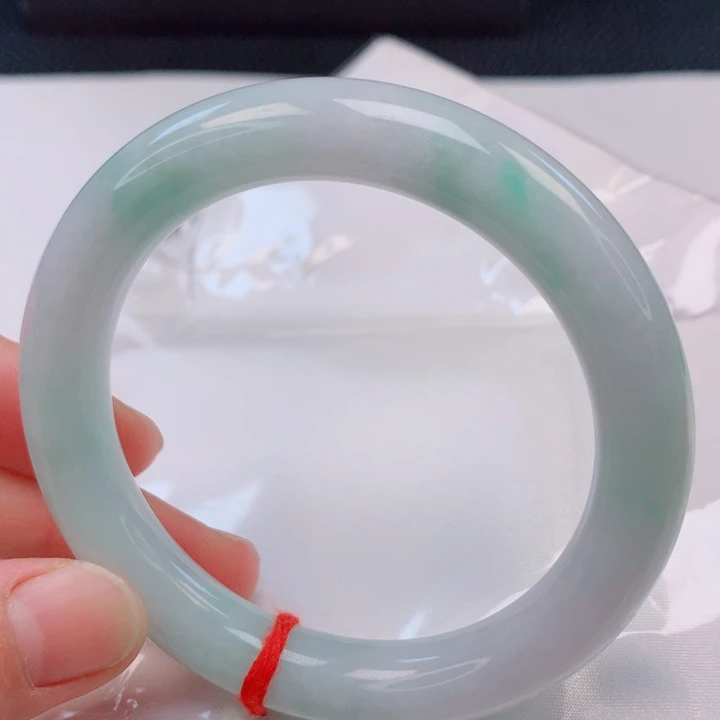未镶嵌手镯（圆镯）翡翠56。57