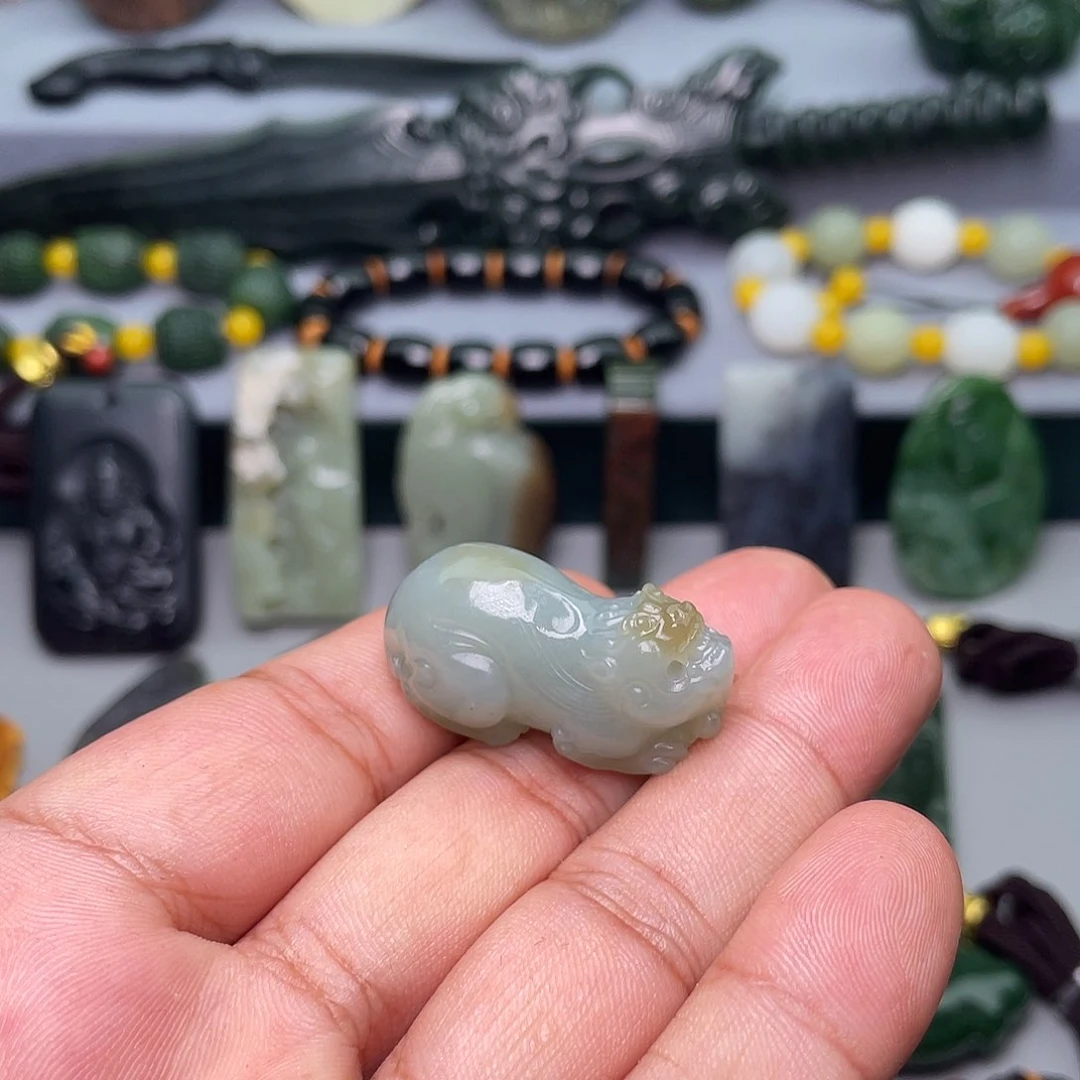 和田玉未镶嵌颈饰