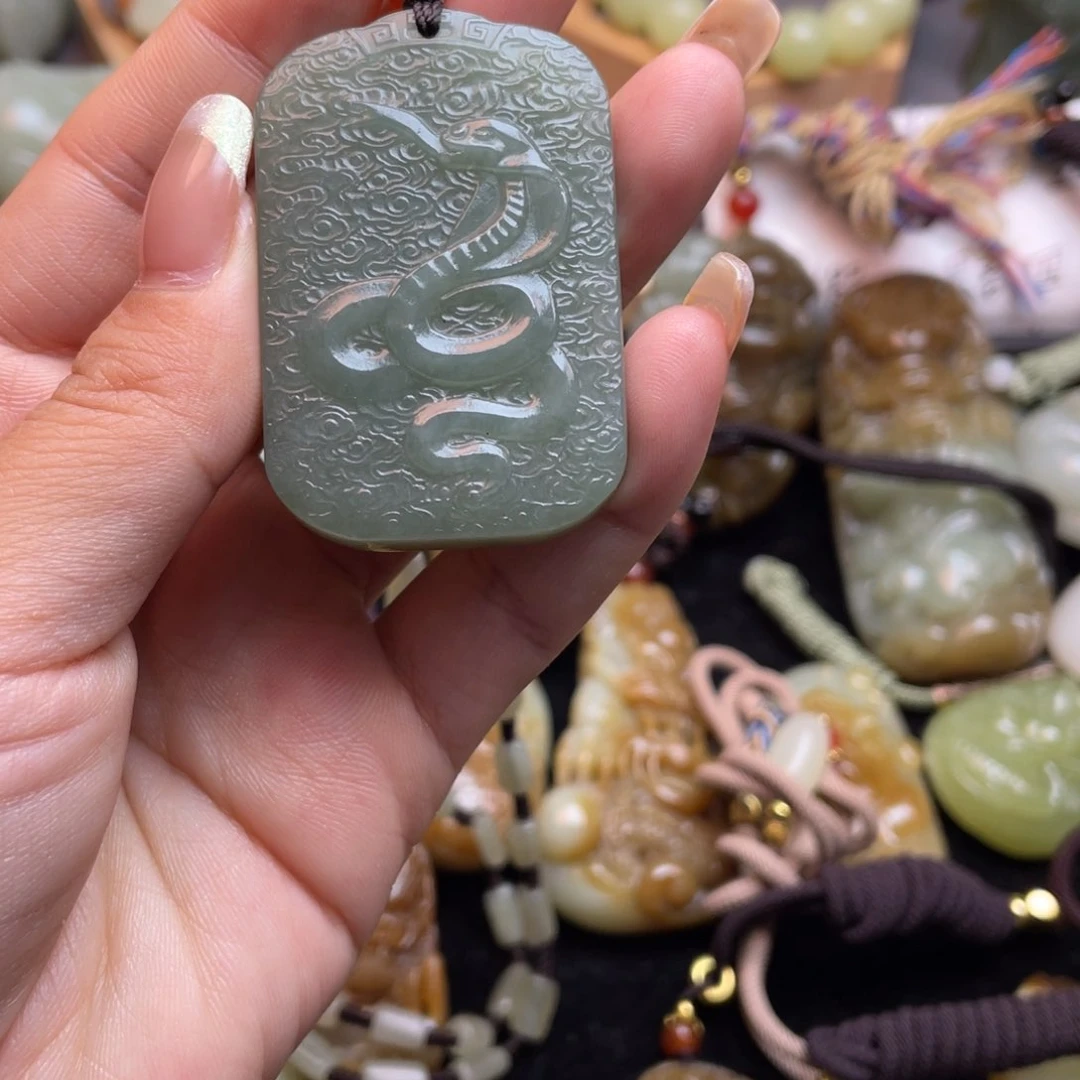 和田玉颈饰未镶嵌