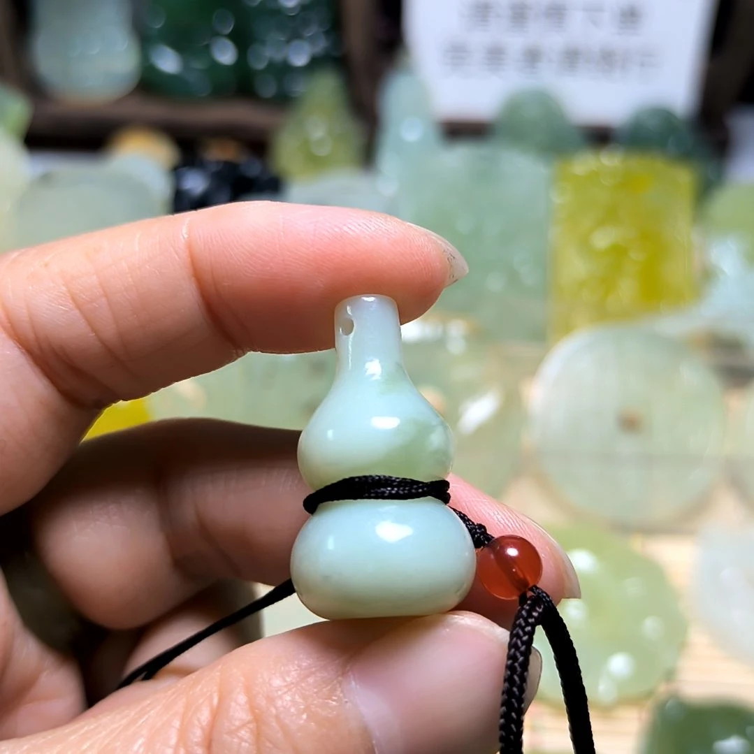 蛇纹石玉颈饰未镶嵌从**好