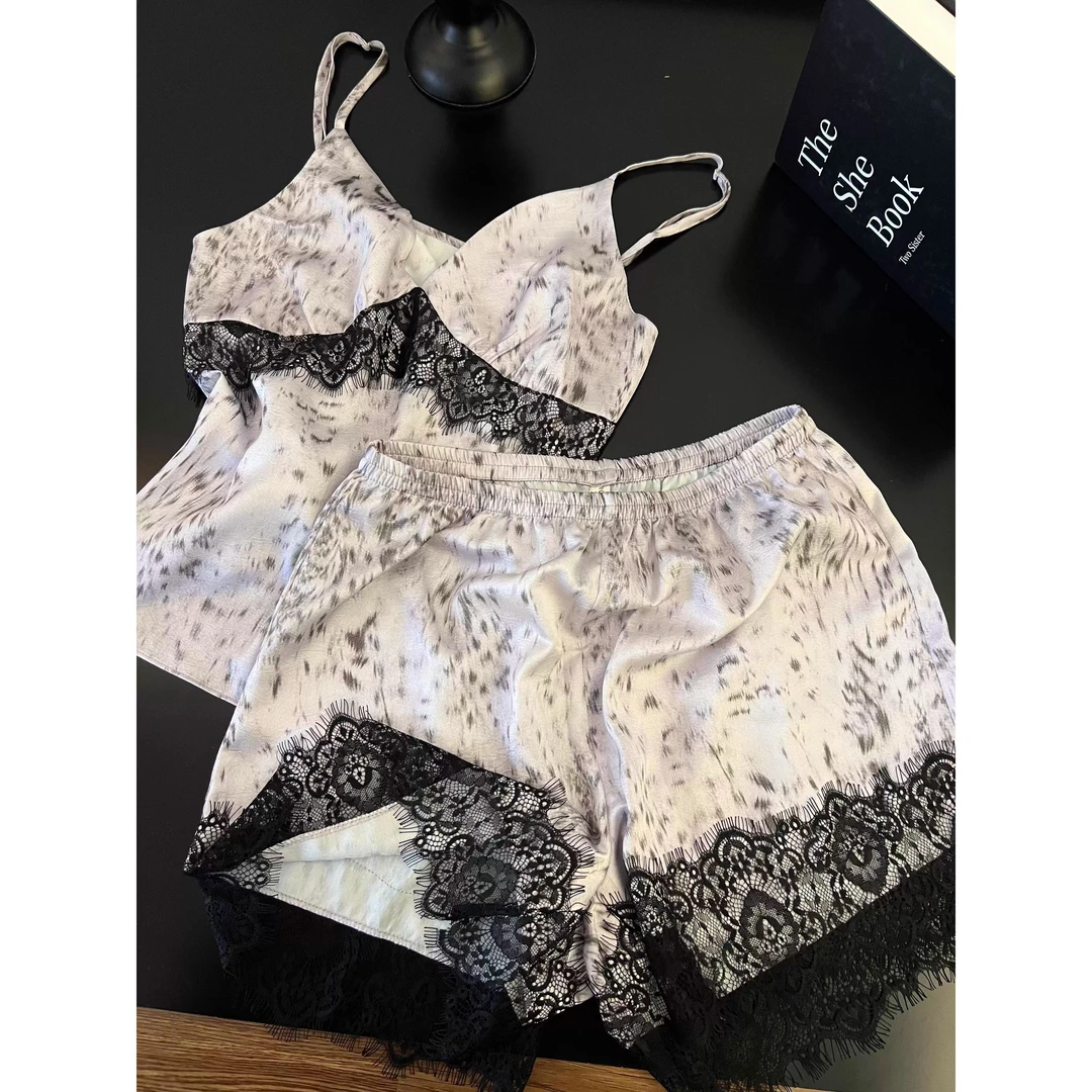 轻奢纯欲性感蕾丝边冰丝吊带睡衣女夏季新款可外穿短裤家居服套装