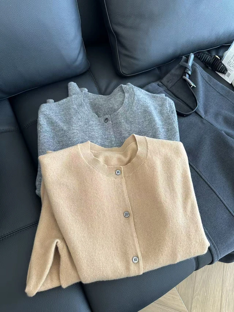 XIAOYINZI 细节拉满    100羊毛圆领气质显瘦显白针织开衫