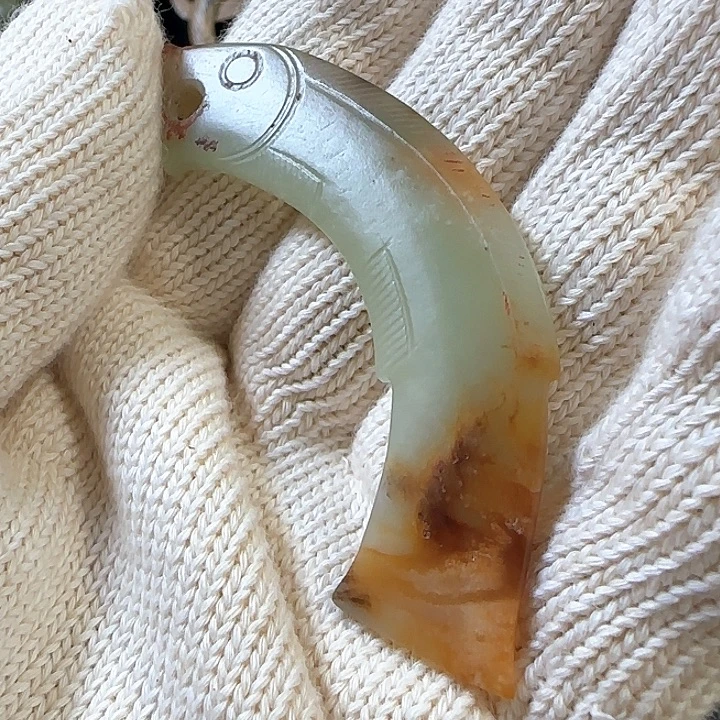 杰***长和田玉未镶嵌颈饰