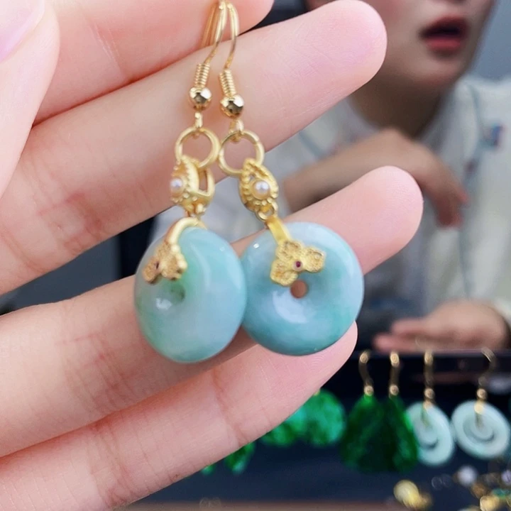 翡翠耳饰未镶嵌饰品