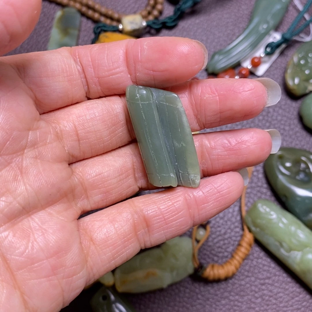岫岩河磨玉（透闪石质玉）无未镶嵌