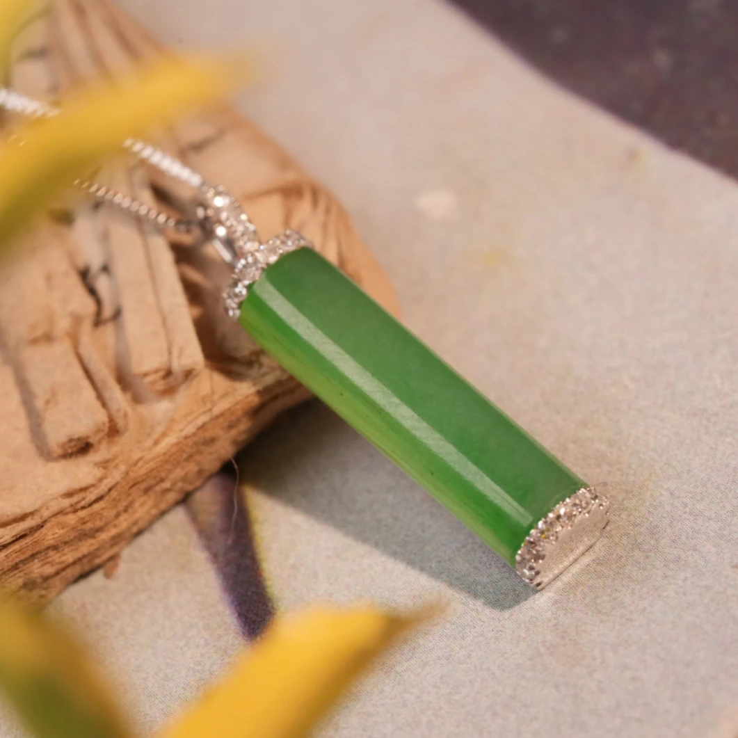 【惜拾妆匣】【欣赏】18k金镶天然细糯飘甜绿老坑种翡翠玉柱吊坠项链