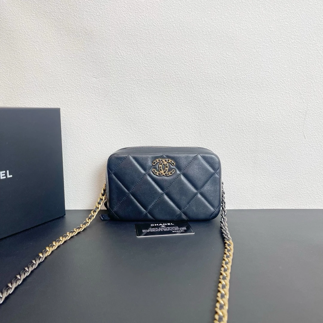95新 Chanel/香奈儿 98新 奢总管/19bag相机包/有卡镭射32开