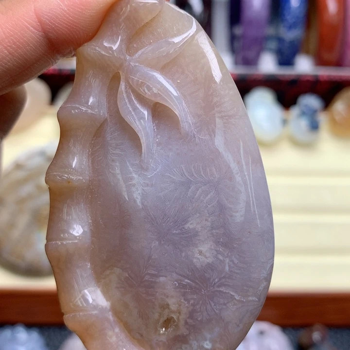 硅化珊瑚（珊瑚玉）未镶嵌颈饰