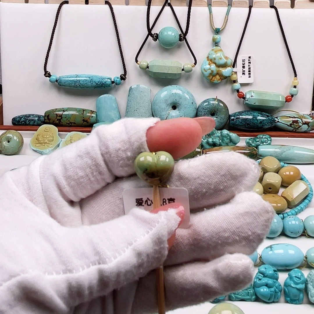 绿松石未镶嵌摆件