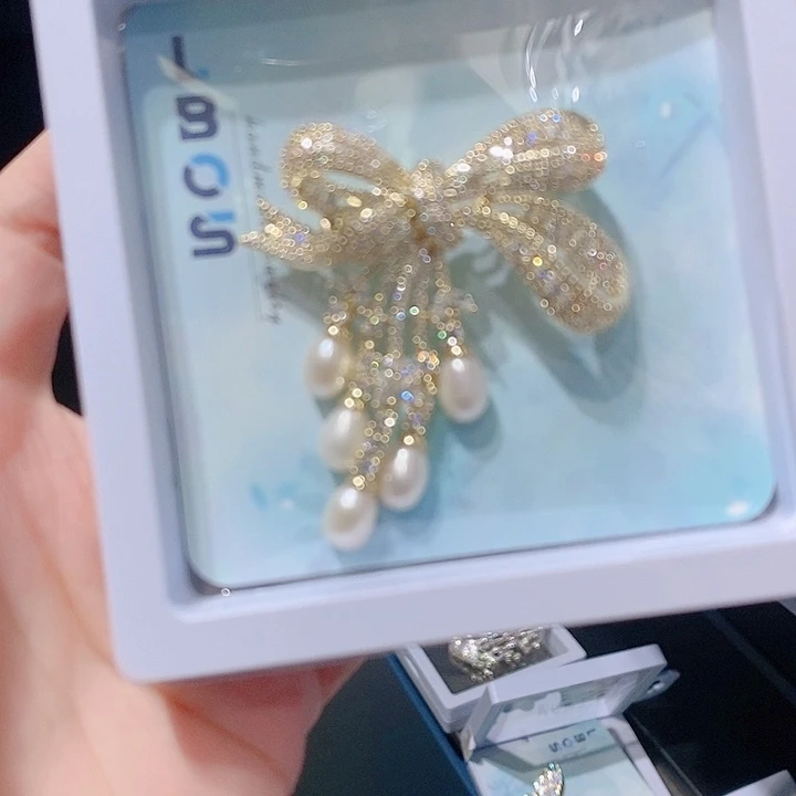 锆石铜合金蝴蝶结胸针 金色