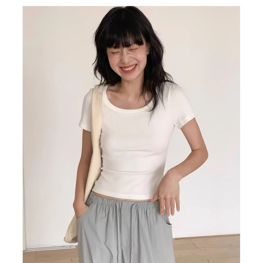 美式圆领时尚显瘦正肩修身短袖t恤女夏新款气质短款上衣夏季白色