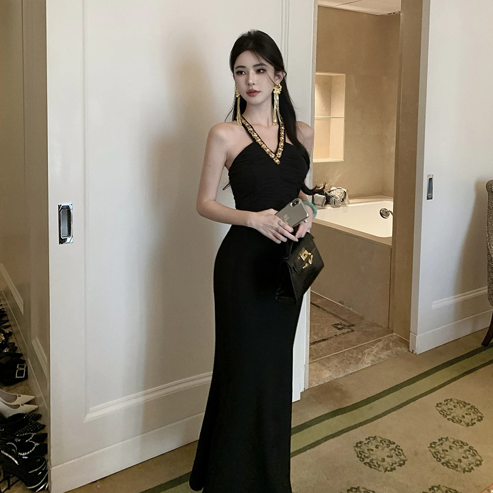 法式高级感黑色v领挂脖连衣裙气质名媛显身材收腰长款宴会礼服裙