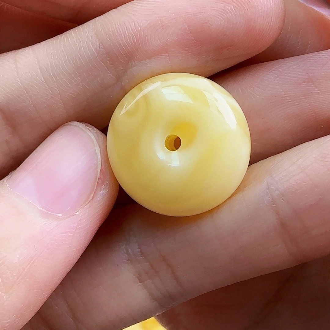 蜜蜡未镶嵌珠宝奇石