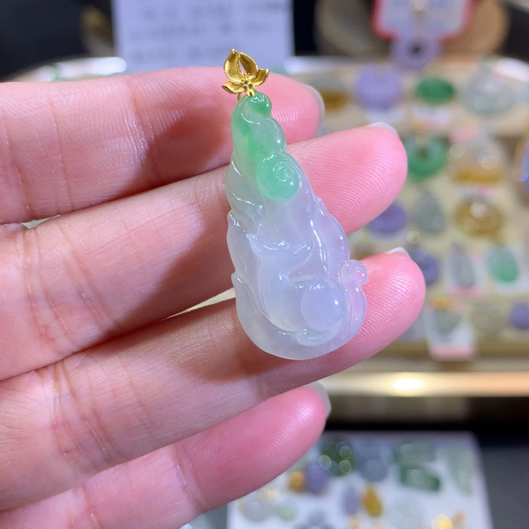 翡翠18K金镶嵌颈饰