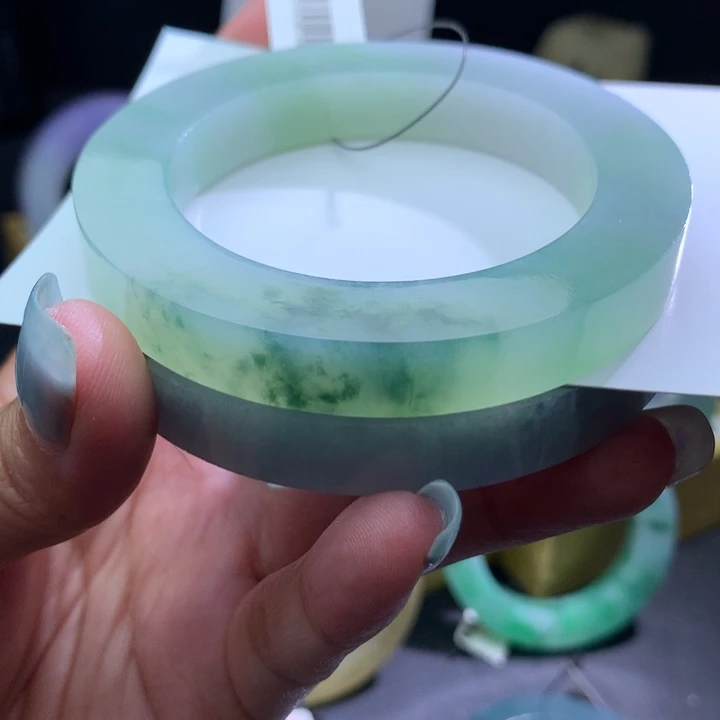 未镶嵌翡翠手镯定制翡翠