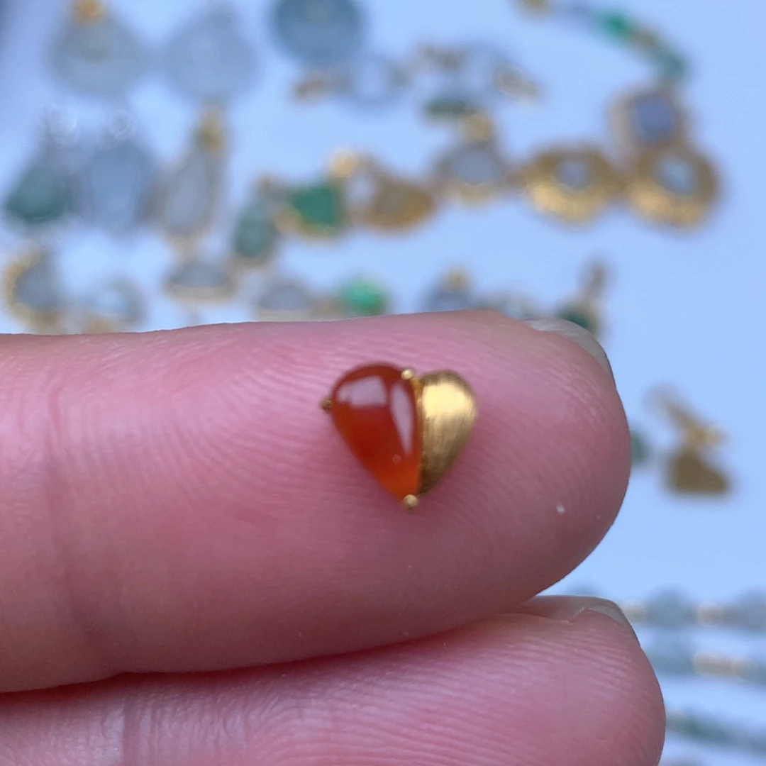 翡翠18K金镶嵌颈饰爱心