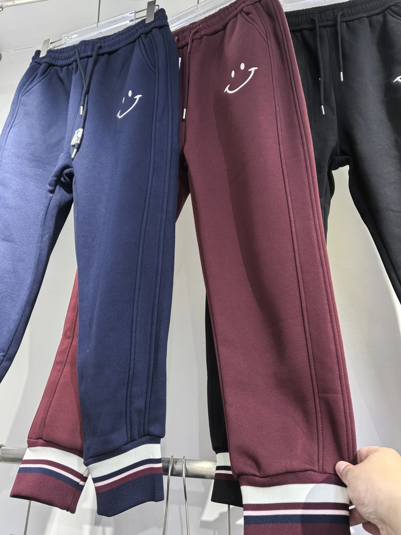 8535加绒加厚款刺绣休闲裤外穿宽松休闲秋冬冬季长裤春秋时尚卫裤