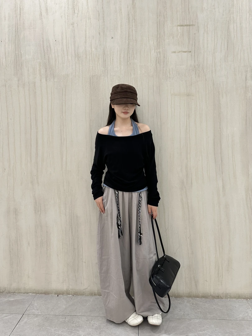 6165  假两件撞色挂脖露肩长袖针织衫女甜辣妹时髦上衣