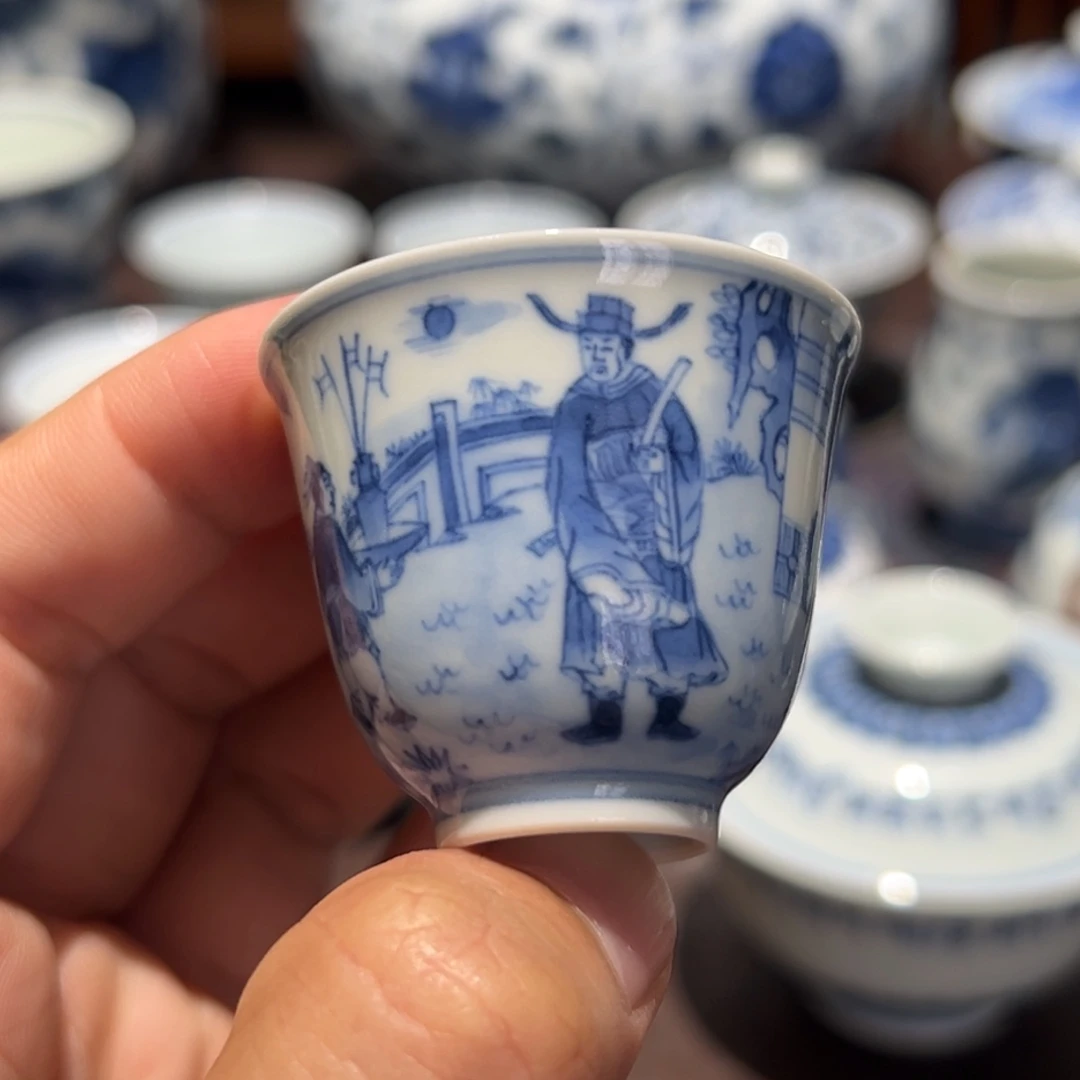 精品青花人物故事一口杯口径约4.5厘米