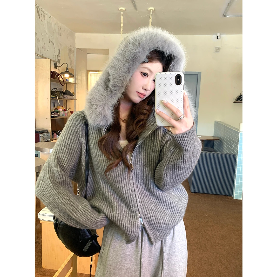 大毛领连帽拉链毛衣女外套2025秋冬慵懒风高级感超好看的针织开衫