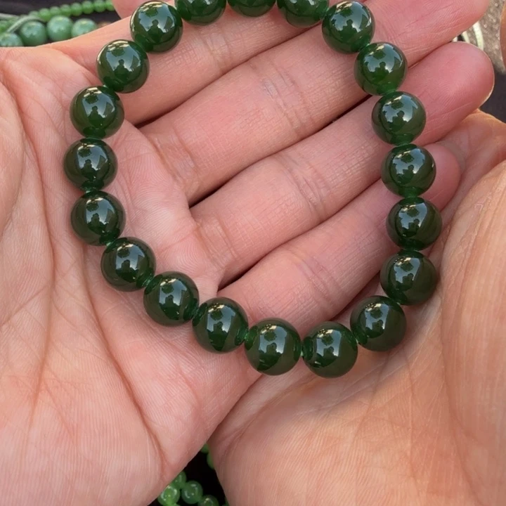 依***然和田玉（碧玉）未镶嵌手链