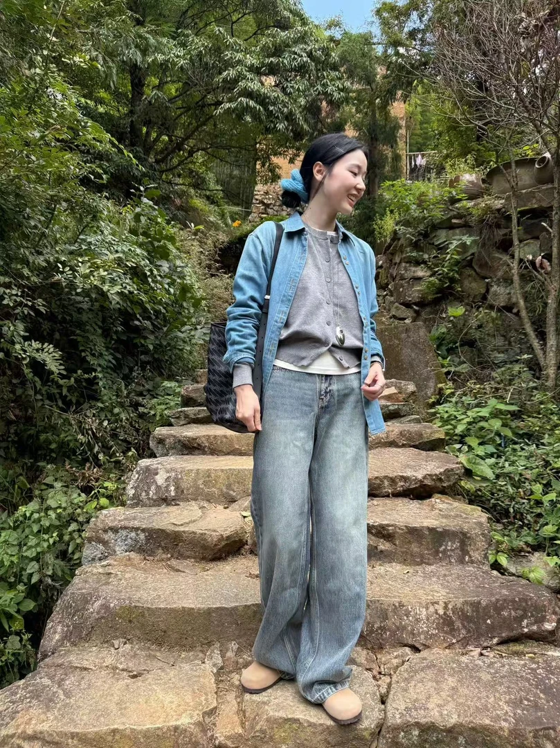 2025秋季新款做旧复古水洗牛仔衬衫女翻领上衣百搭牛仔裤三件套装